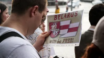 Bělorusové v Praze demonstrují na podporu své země