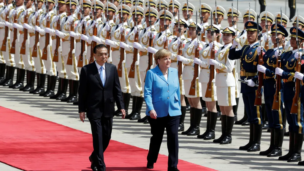 Čínský premiér Li Kche-čchiang a německá kancléřka Angela Merkelová