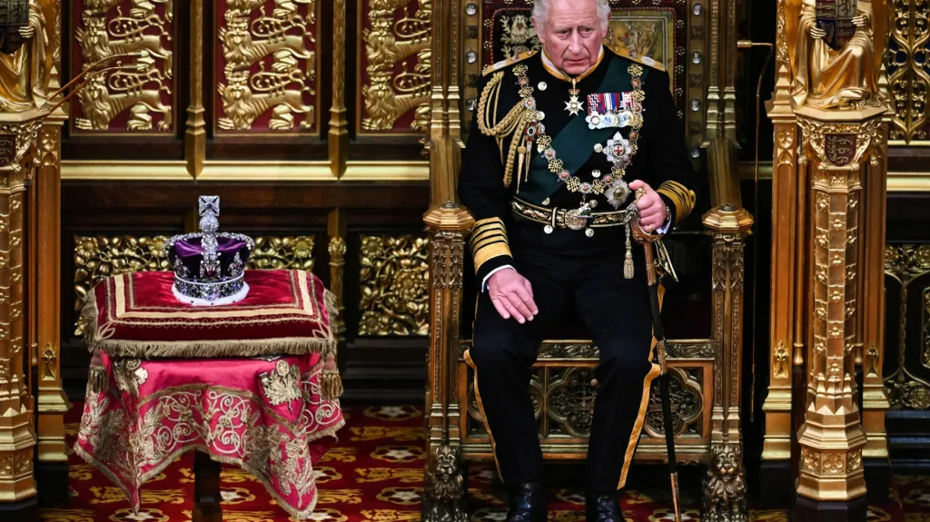 Princ Charles při zahájení zasedání britského parlamentu