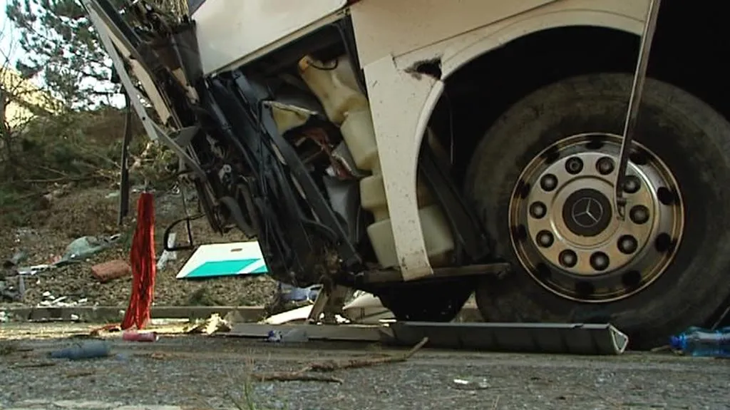 Nehoda zájezdového autobusu