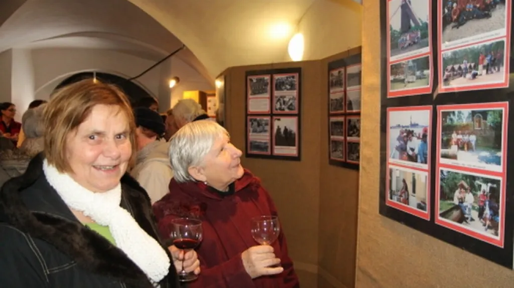 Z prachatické výstavy věnované ČČK