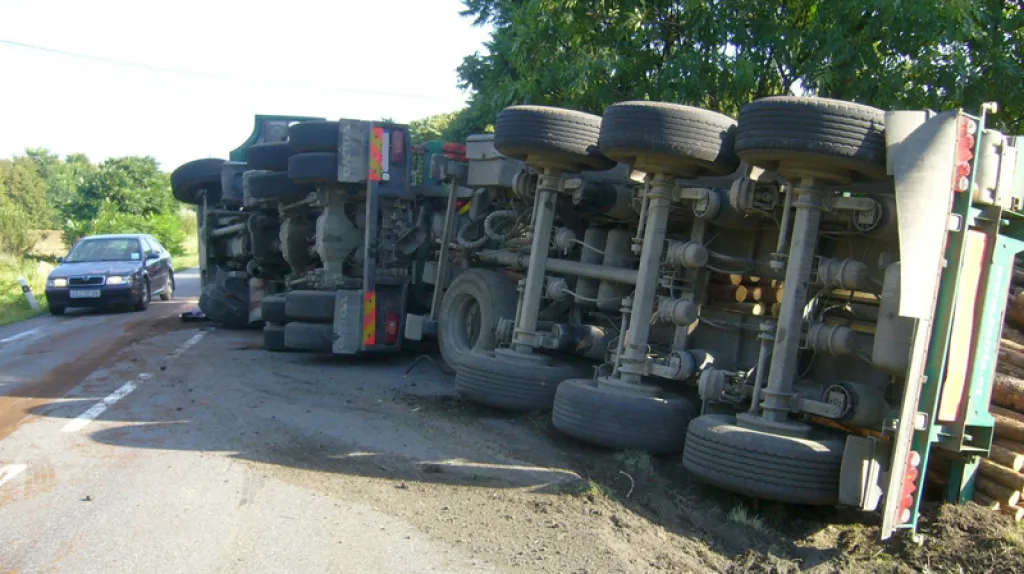 Kamion po nehodě