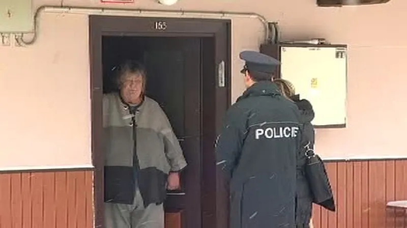 Důchodkyně a policisté