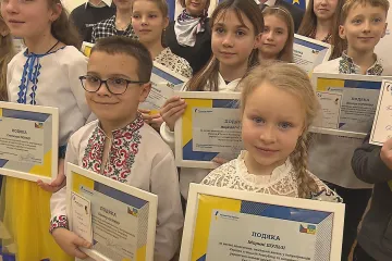 Ukrajinský velvyslanec ocenil ukrajinské děti úspěšné v českých školách