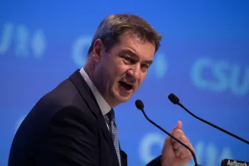 Bavorský premiér Markus Söder byl opět zvolen předsedou CSU