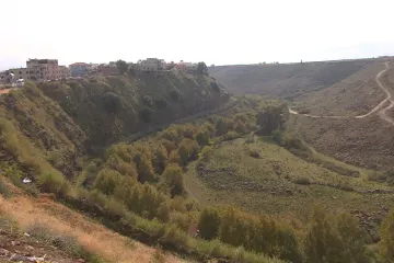 Po nadějných vyhlídkách se vesnice na hranici Izraele a Libanonu ocitla znovu v izolaci