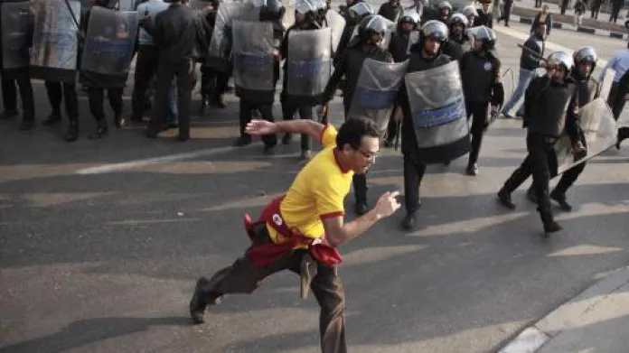 Egyptská policie zasahuje proti demonstrantům