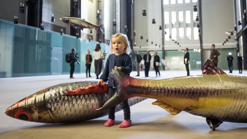 Výstava Anywhen výtvarníka Philippa Parrena (Tate Modern)