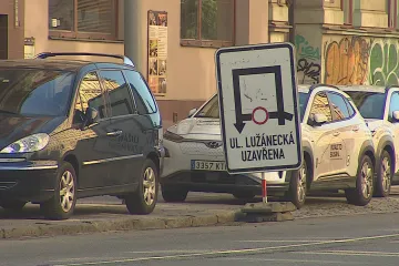 Uzavírky ucpaly letní Brno kolonami aut. V sobotu se začalo kopat i na Lužánecké