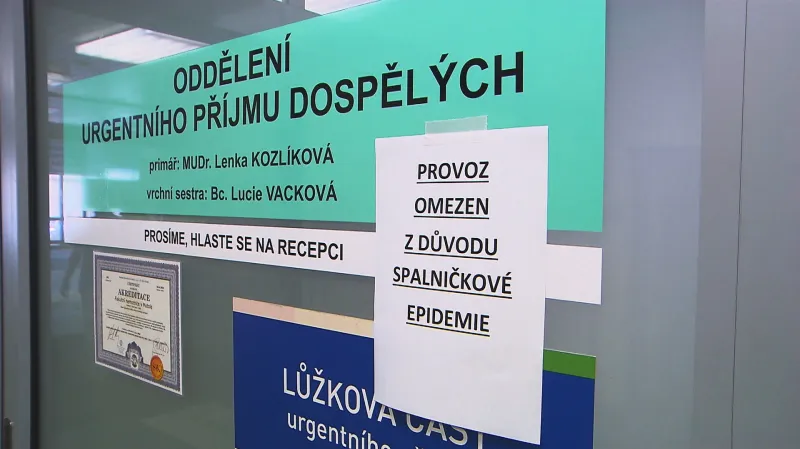 Kvůli izolaci zaměstnanců stále platí omezení na urgentním příjmu v motolské nemocnici