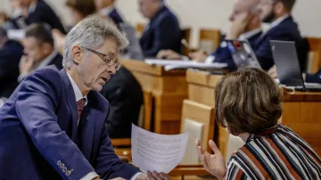 Jednání Senátu, na snímku jeho předseda Miloš Vystrčil (ODS)