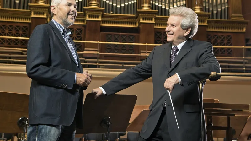 Marek Eben a Jiří Bělohlávek při Zkoušce orchestru