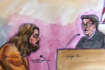 Muž, který napadl manžela Nancy Pelosiové kladivem, dostal od soudu trest 30 let vězení