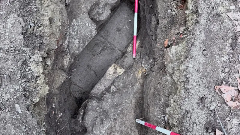 Detailní pohled do nově objeveného římského akvaduktu na Slovensku