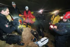Ze slovinské jeskyně vyprostili pětici, která tam uvázla kvůli zvýšené hladině podzemní vody