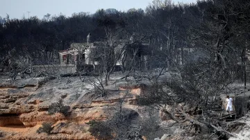 Následky požáru ve vesnici Mati