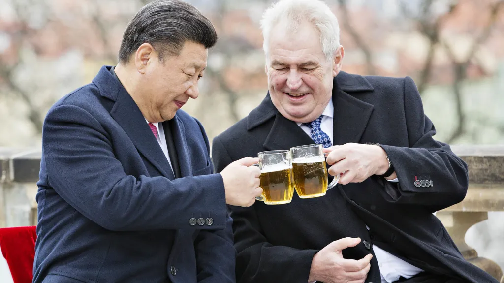 Si Ťin-pching a Miloš Zeman na terase Strahovského kláštera v Praze