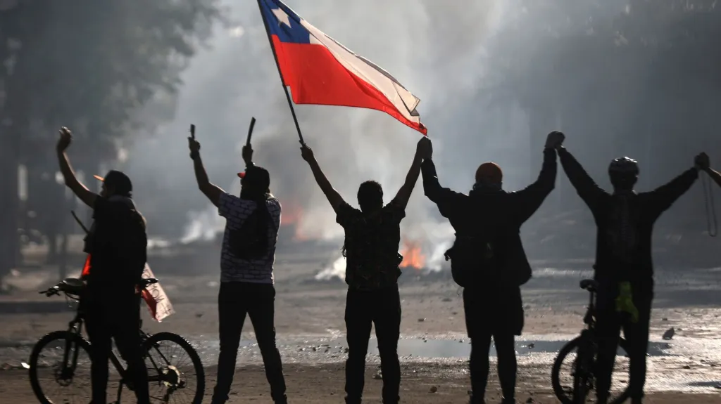 Nepokoje v Chile proti státnímu ekonomickému systému