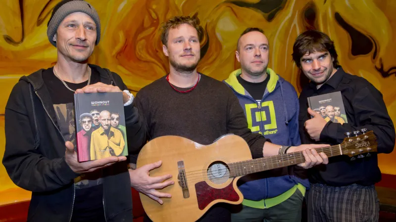 Wohnout při křtu knihy Sladkých dvacet o historii kapely