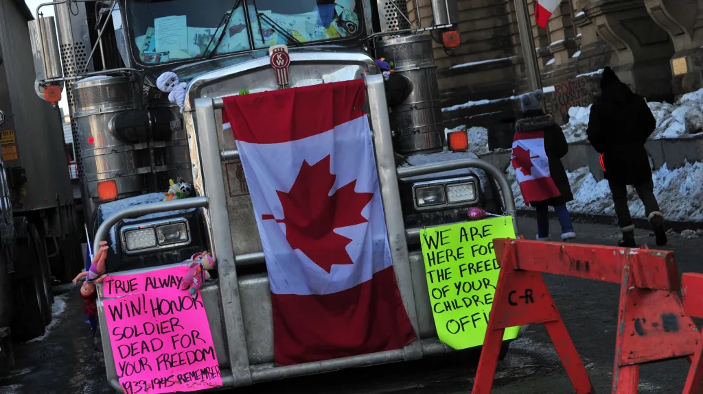 Protesty v Ottawě proti povinné vakcinaci a covidovým restrikcím