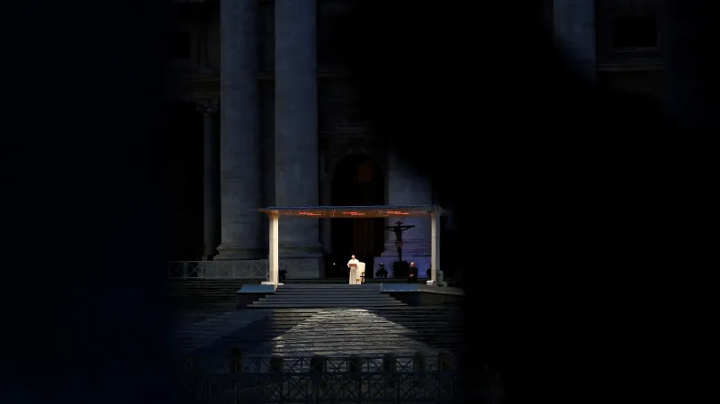 Papež František uděluje mimořádné požehnání Urbi et orbi