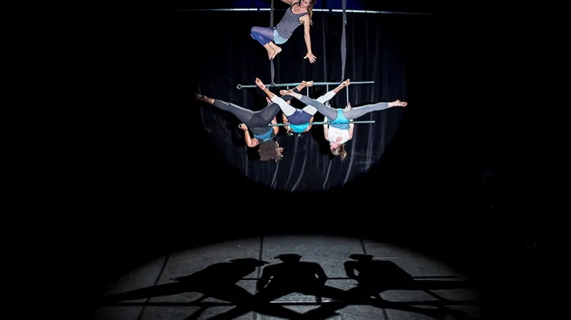 Cirkus Mlejn - Ironické Férrum