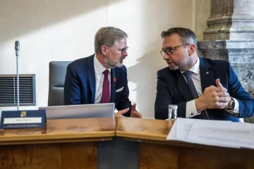 V rozpočtu může chybět až čtrnáct miliard na dávky, řekl Jurečka. Podle ANO je to víc