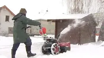Úklid sněhu pomocí frézy