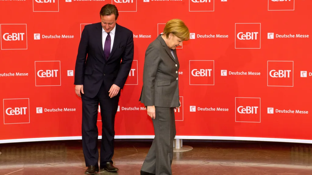 David Cameron a Angela Merkelová na veletrhu CeBIT