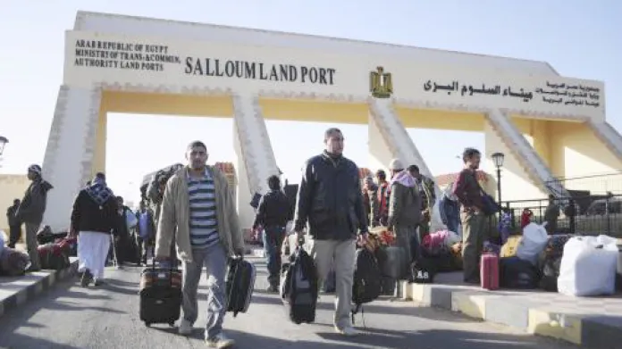 Cizinci prchají z Libye