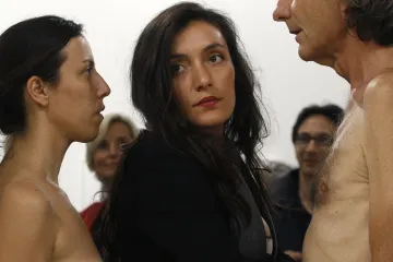 Performer žaluje newyorské muzeum. Návštěvníci ho prý obtěžovali, když byl nahý