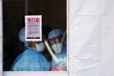 Zdravotníci mezi mrakodrapy. New York bojuje s epidemií koronaviru