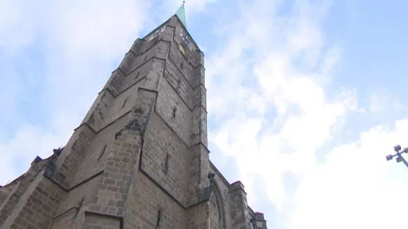 Věž katedrály sv. Bartoloměje v Plzni