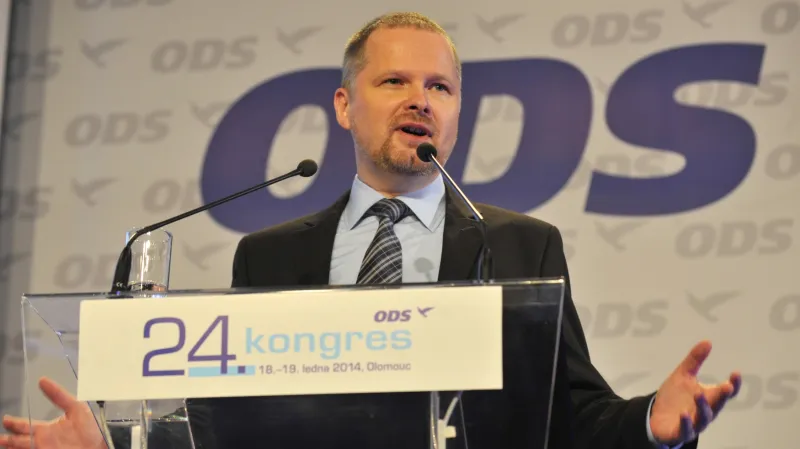 Petr Fiala mluví na projevu ODS