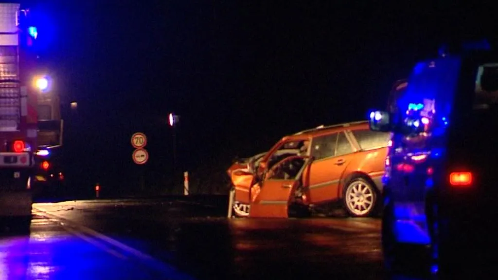 Srážka dvou osobních aut u Žalmanova na Karlovarsku