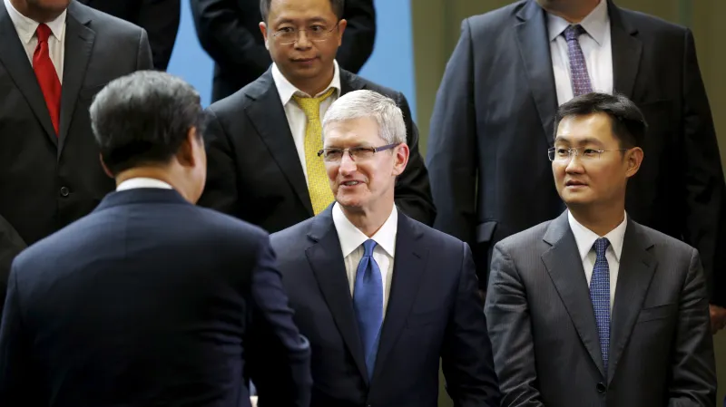 Srdečné časy – čínský prezident se šéfem Applu Timem Cookem (září 2015)