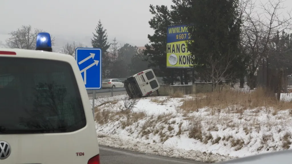 Problematický billboard na sjezdu na dálnici u Drysic