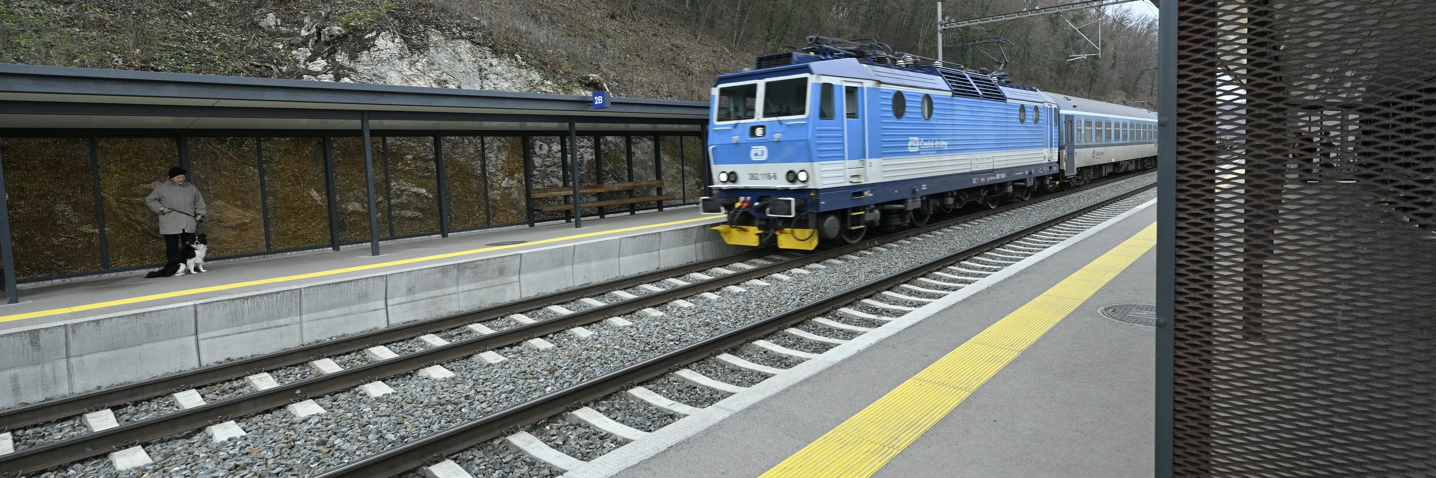 Trať mezi Berounem a Karlštejnem se dočkala modernizace