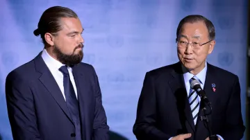 Leonardo DiCaprio a Pan Ki-Mun oznamují svou účast v průvodu za lepší klima