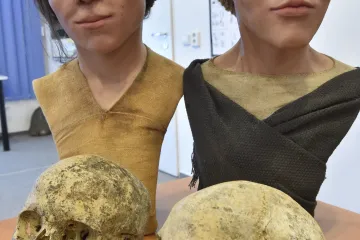 Brněnští vědci rekonstruovali podobu pravěké „holky modrooké i zelenooké“. Nesedávaly u potoka, ale těžce pracovaly