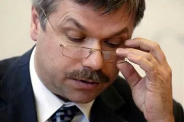 Slovensko řeší euroskandál: ministr zřejmě nahrál spekulantům