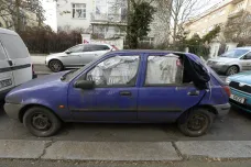 Obyvatelé Trutnova mohou městské policii nahlásit vrak auta pomocí mobilní aplikace