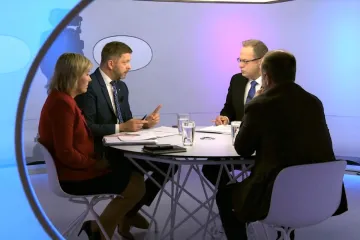 Atmosféra ve sněmovně je vypjatá, řekl Rakušan. Koalice a opozice nekomunikují, uvedla Mračková Vildumetzová