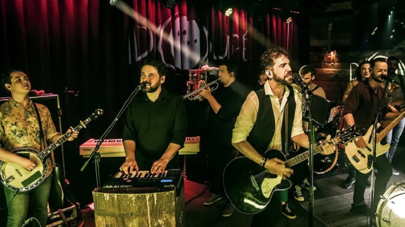 Oslavy ve vysílání začnou koncertem z klubu Doupě