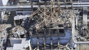 Letecký záběr poničené jaderné elektrárny