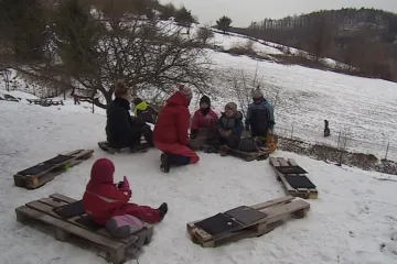 Školka v lese připraví děti stejně kvalitně jako ta tradiční