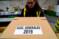 Španělé volí parlament. Tradičním stranám vyrostla silná konkurence