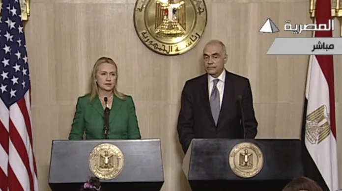 Hillary Clintonová a Muhammad Kámil oznámili příměří