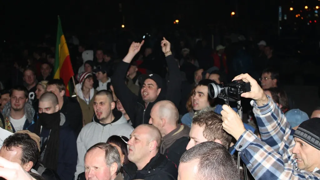 Demonstrace před budovou ČT