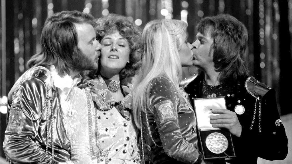 ABBA v roce 1974 při vítězství v soutěži Eurovize